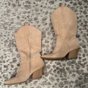 Wellspring Beige suede like cowboy boots size 40